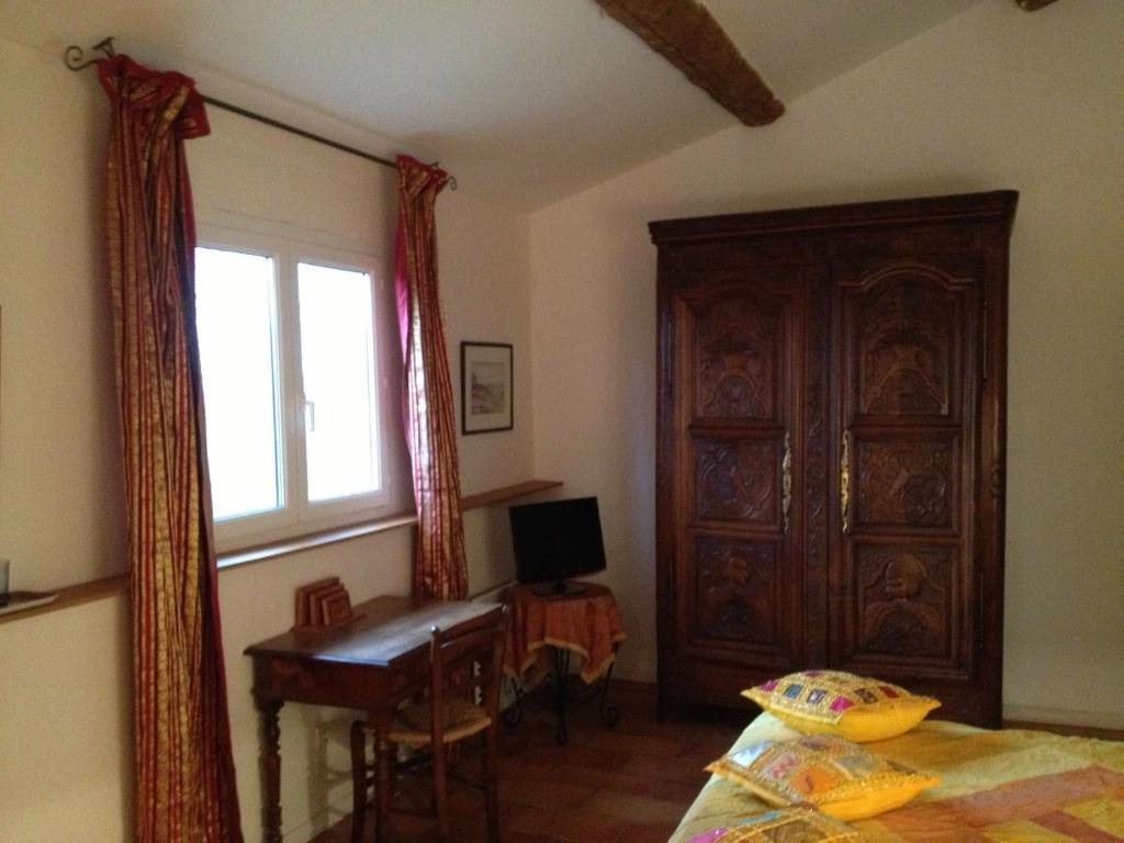 Les Jardins Du Rebaut Bed & Breakfast Beziers Bilik gambar